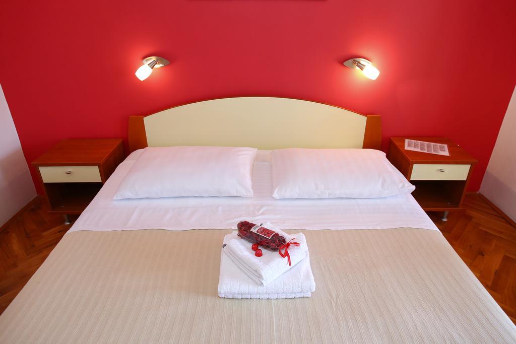Rooms & Apartments Soline Nuove Biograd Na Moru Eksteriør billede